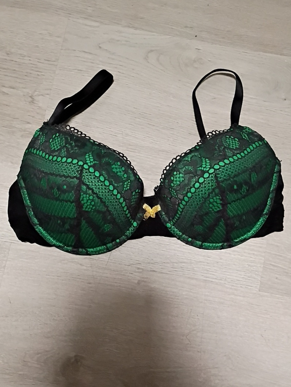 Adore Me - Beautiful Emerald Lace Bra
